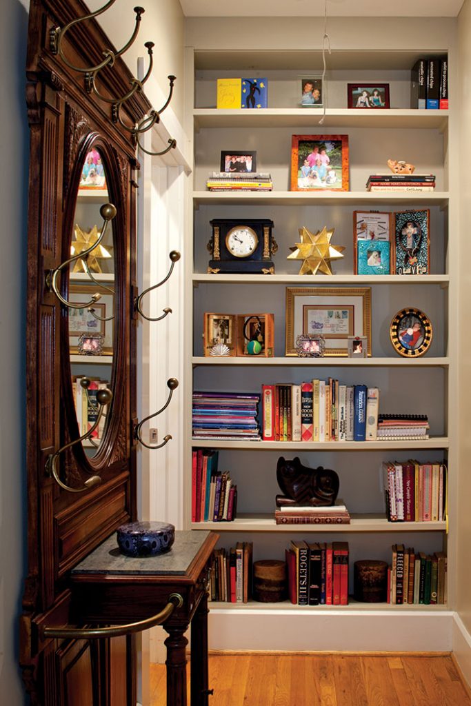 book-shelf-nook