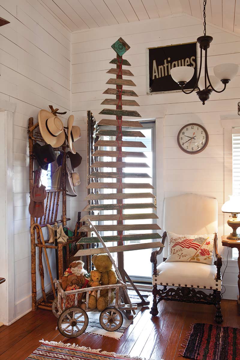 Texas Countryside Cottage - The Cottage Journal - Wooden Alternative Christmas Tree