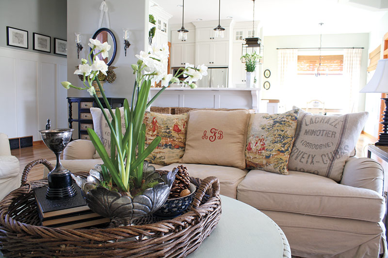 Visually Connected Canadian Cottage