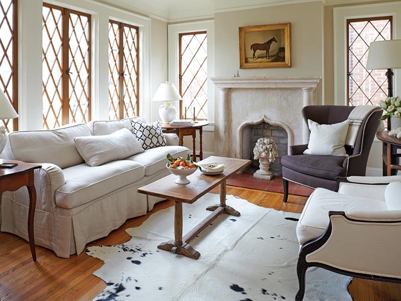 Creating the Perfect Cottage Living Room: A Blend of Nature and Comfort —  Thrifty and Chic
