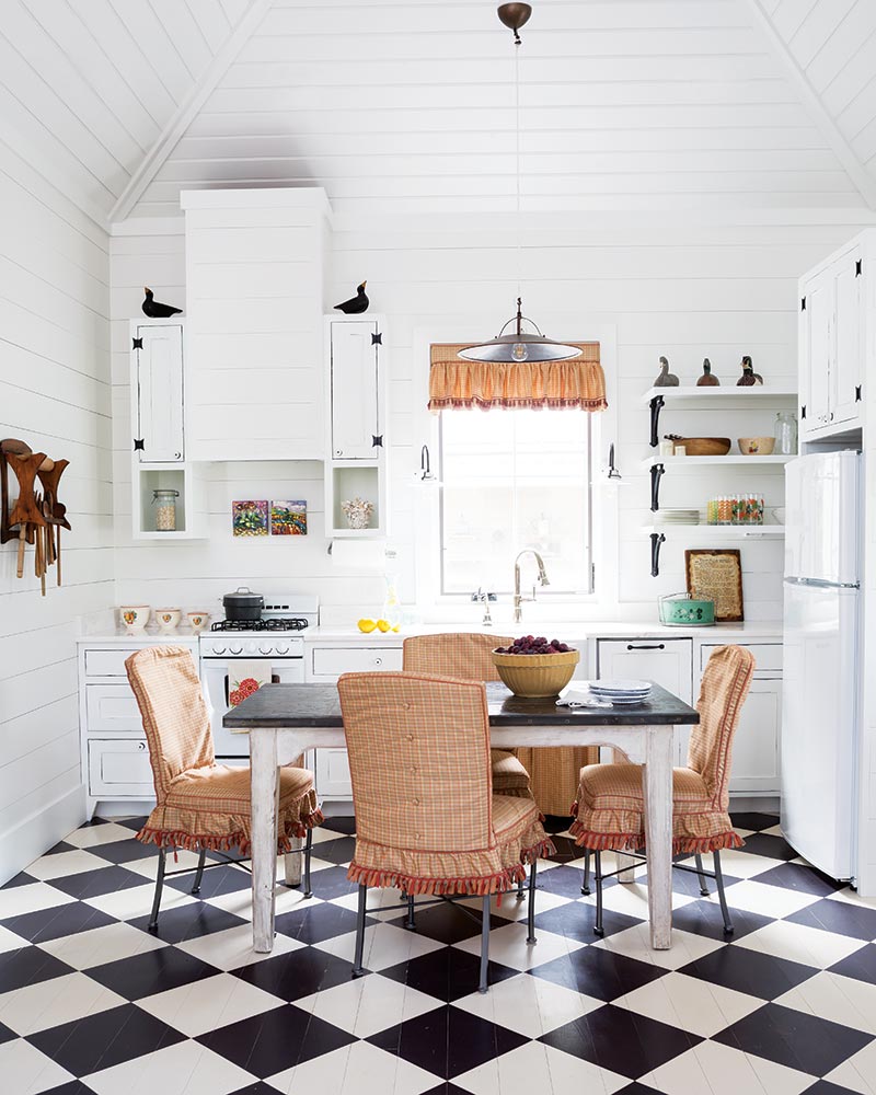 Vintage-Style Lovers Will Adore This New Issue - Cottage Journal
