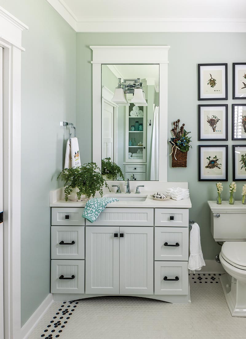 craftsman cottage bathroom