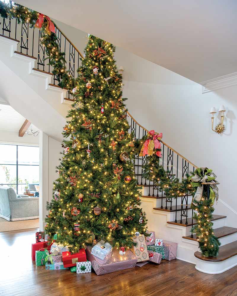 A Vibrant Color Scheme Inspires the Theme of This Holiday Home