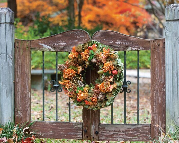 4 Fresh & Festive Wreath Ideas to Decorate with This Fall