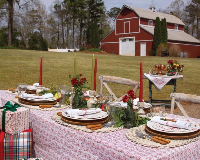 Set against a dreamy bucolic backdrop, this heartwarming seasonal scene pairs rustic accents with touches of nostalgia.