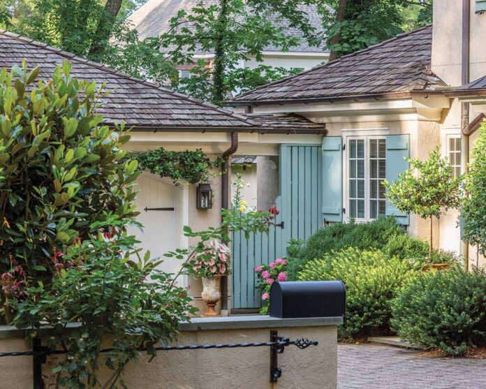 A North Carolina garden with ties to Wake Forest University and the Hanes textile empire derives synergy from a respect for the past comingled with today’s realities.