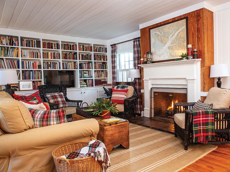 From adding fresh paint and new fixtures to installing closets and bookcases, the projects ranged from simple to extensive, but the result is a one-of-a-kind lake house with thoughtful details and endless character.