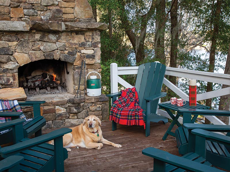 Overlooking an idyllic lake view just minutes from a charming small town community in central Georgia, Kelly and Walter Gray’s lake home is the culmination of decades’ worth of dreams.