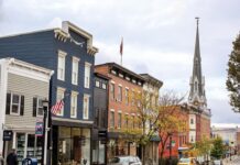 A Historic Stay in Hudson, New York Looking for a cozy place to stay while you enjoy the unmatched beauty of an East Coast autumn? Hudson, New York, has the perfect balance of laid-back charm and unique attractions, all of it wrapped in the one-of-a-kind history of the Hudson Valley.