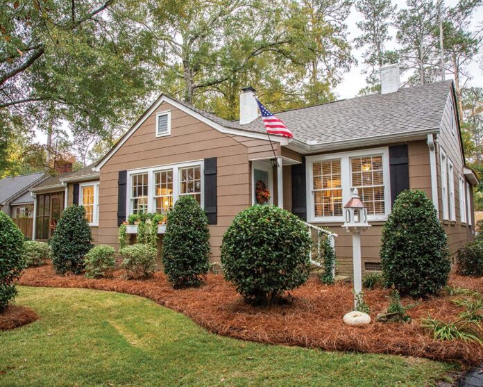 Beth Roper fell for her Perry, Georgia, cottage long before it was hers. “We had ridden by that house forever and noticed it up on the hill,” she says, noting the previous owner had turned down multiple offers in the past, instead letting it sit empty and wear down over time. While its condition had her friends questioning her judgment, Beth was undaunted. “I don’t know why,” she says. “I could just see the potential in it.”
