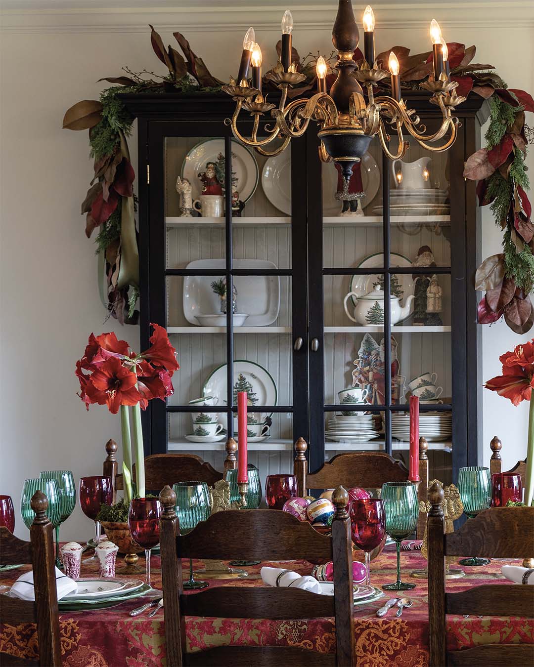 Collected finds mingle with family heirlooms and natural accents for a festive style that evokes heartfelt nostalgia all season long.