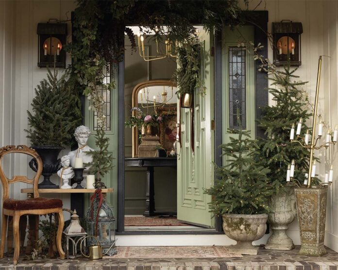 A well-curated aesthetic and a profound fondness for Yuletide cheer ensured this family’s new home was ready for a multitude of cherished memories.