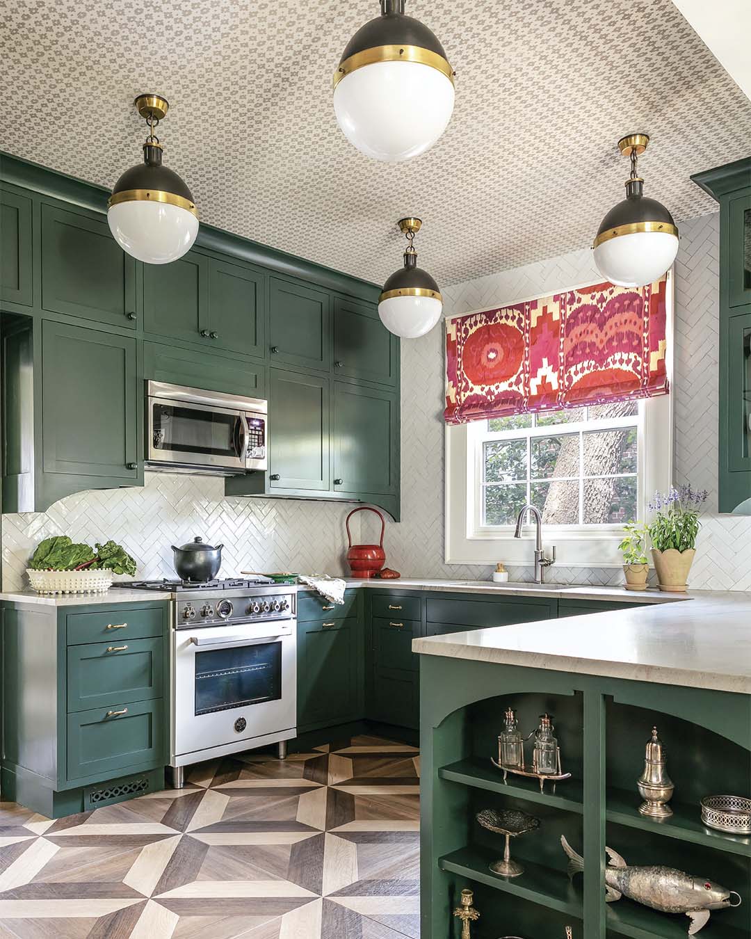 Personality shines bright in an updated Charleston abode overlooking the banks of the Ashley River.