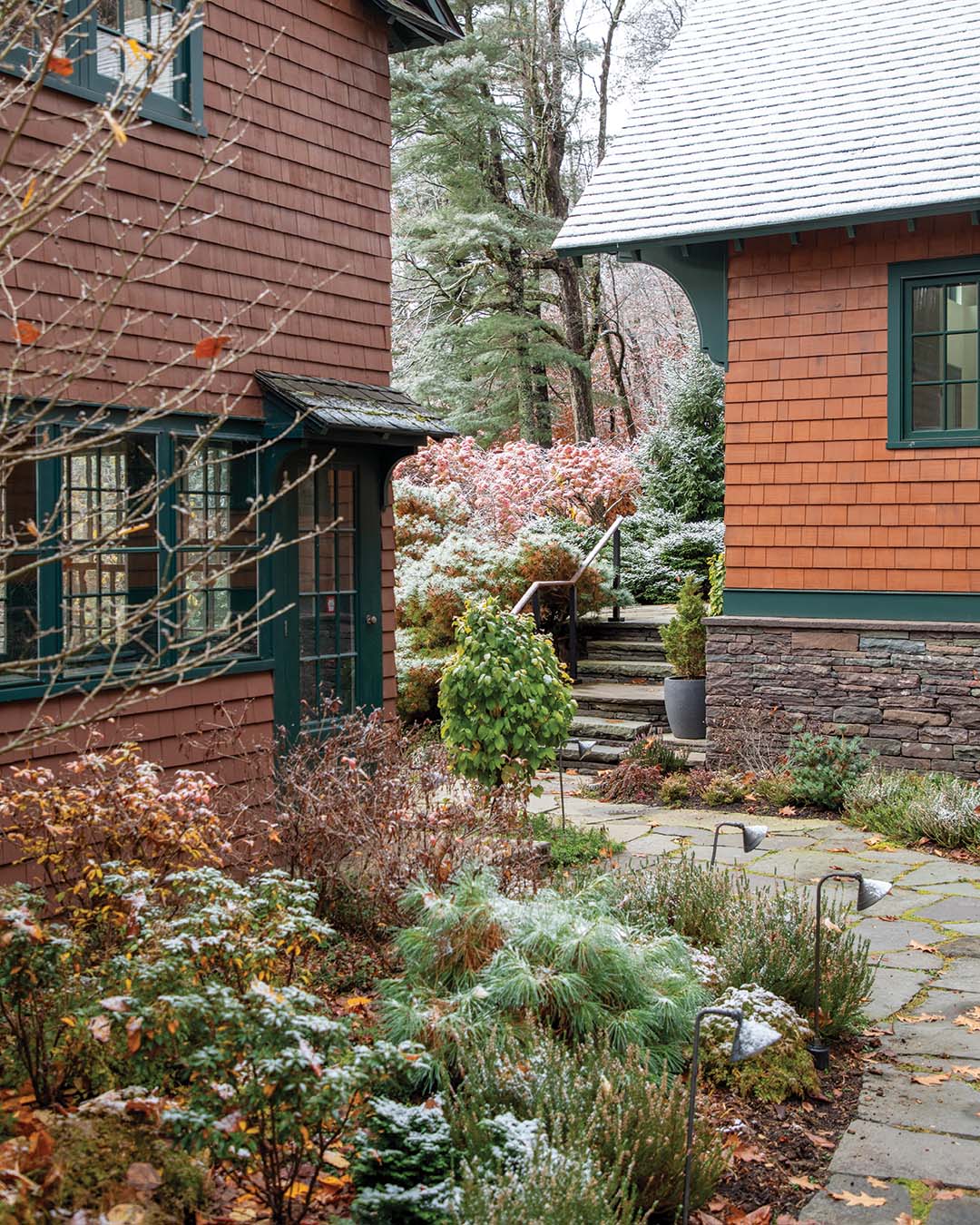 Sinuous stone pathways serve as a guide, gently leading you further into the setting’s dreamy depths. While a linear design lends itself well to organized symmetry, a more curvaceous route encourages curiosity for what awaits around the bend.