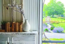 Tour a 1912 Farmhouse Infused with Classic Country Style When Mickie and John Johnson happened upon their century-old home in the northwest suburbs of Cary, Illinois, two years ago, the connection was immediate.