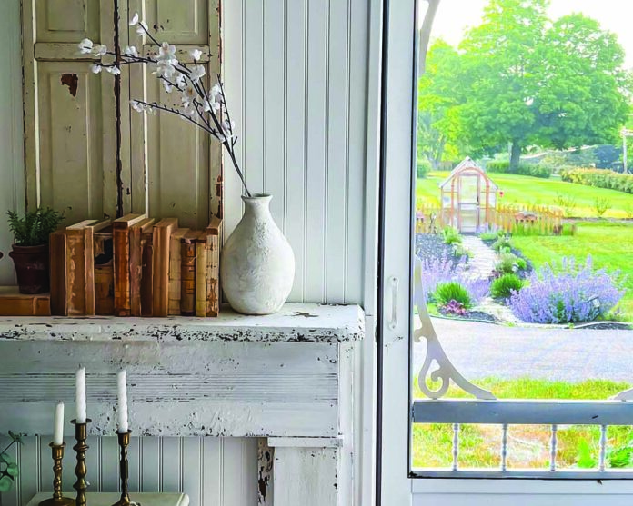 When Mickie and John Johnson happened upon their century-old home in the northwest suburbs of Cary, Illinois, two years ago, the connection was immediate.