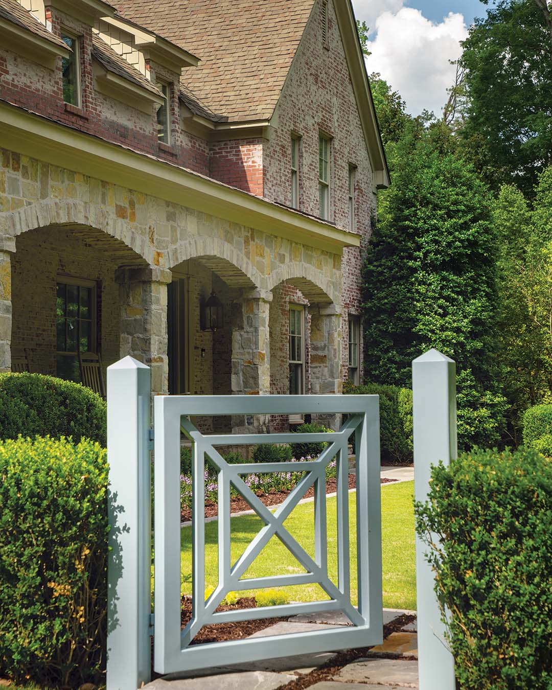 As a fashion stylist and lifelong Francophile, there was never any question as to how Megan LaRussa Chenoweth was going to approach the decorating of her family’s new home.