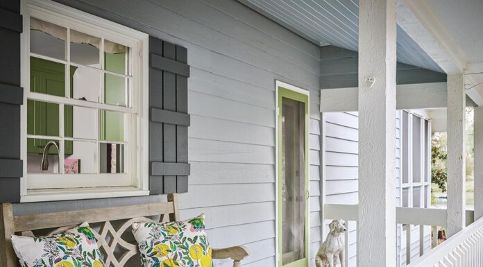 In the Spirit of ’76: A Colorful Georgia Lakeside Retreat