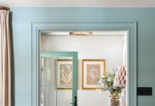 Blue-Hued Serenity: Inside a Relaxing Alabama Lake House