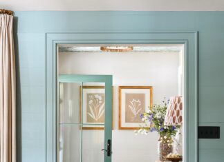 Blue-Hued Serenity: Inside a Relaxing Alabama Lake House